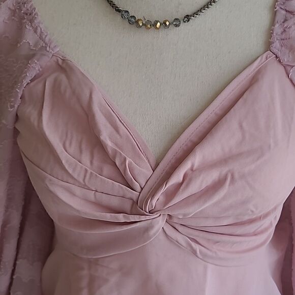 3/$16🎁Pink Peasant Blouse Knotted Bust Front Flowy Waist size M - Picture 5 of 10